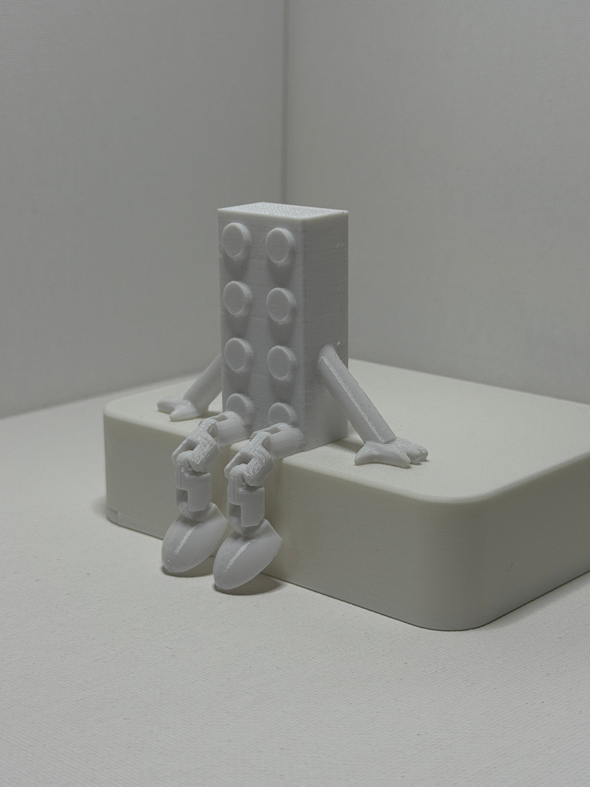 Brick Buddy – White-Articulated 3D Printed Character