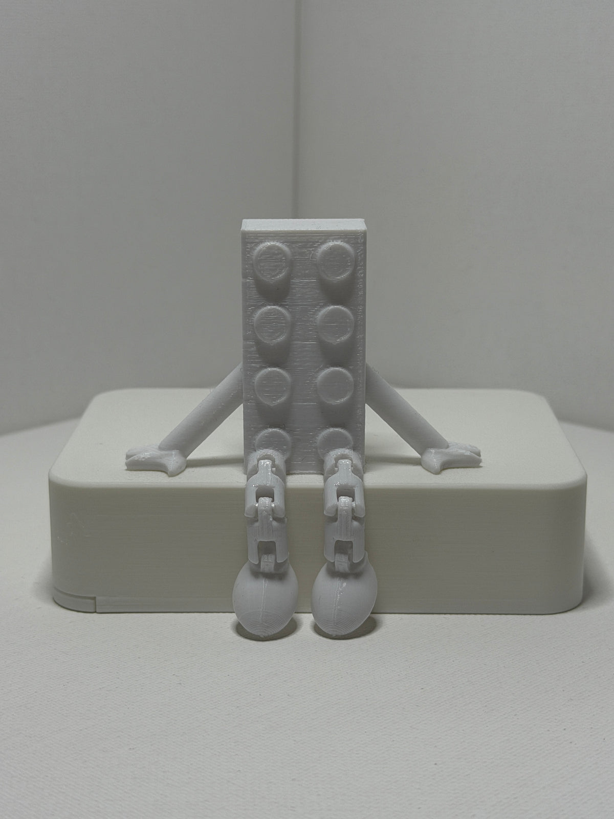 Brick Buddy – White-Articulated 3D Printed Character