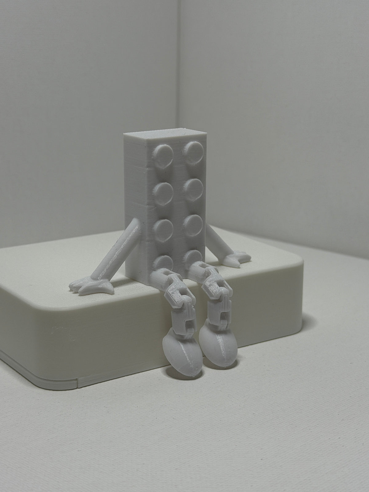 Brick Buddy – White-Articulated 3D Printed Character